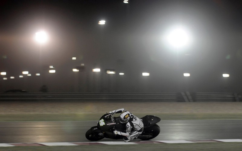 2009年卡塔尔摩托车MotoGP练习赛 宽屏壁纸 壁纸40壁纸 2009年卡塔尔摩托壁纸 2009年卡塔尔摩托图片 2009年卡塔尔摩托素材 静物壁纸 静物图库 静物图片素材桌面壁纸