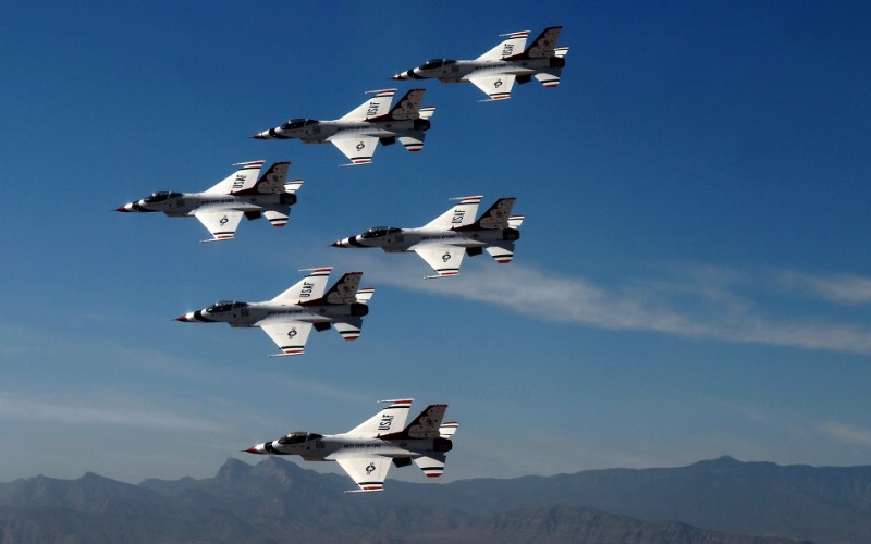 美国空军USAF的雷鸟 USAF Thunderbirds 壁纸46壁纸 美国空军USAF的雷壁纸 美国空军USAF的雷图片 美国空军USAF的雷素材 军事壁纸 军事图库 军事图片素材桌面壁纸