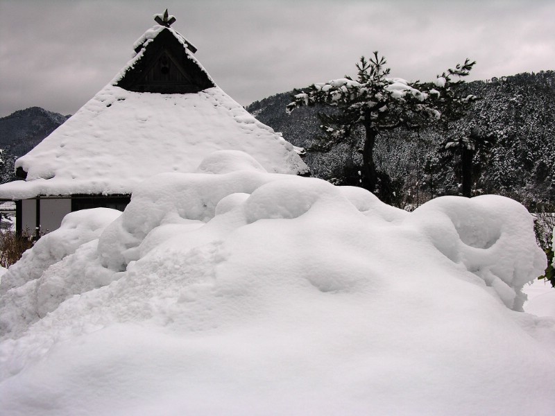 雪中小屋 壁纸4壁纸 雪中小屋壁纸 雪中小屋图片 雪中小屋素材 风景壁纸 风景图库 风景图片素材桌面壁纸