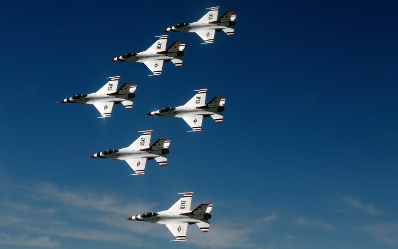 美国空军USAF的雷鸟 USAF Thunderbirds 壁纸42壁纸 美国空军USAF的雷壁纸 美国空军USAF的雷图片 美国空军USAF的雷素材 军事壁纸 军事图库 军事图片素材桌面壁纸
